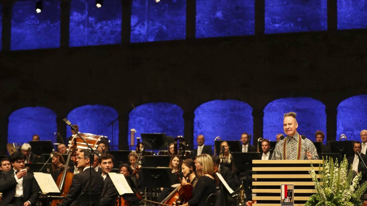 Festredner, Regisseur Peter Sellars beim Festakt zur Eröffnung der Salzburger Festspiele in der Felsenreitschule, am Samstag, 27. Juli 2019.  