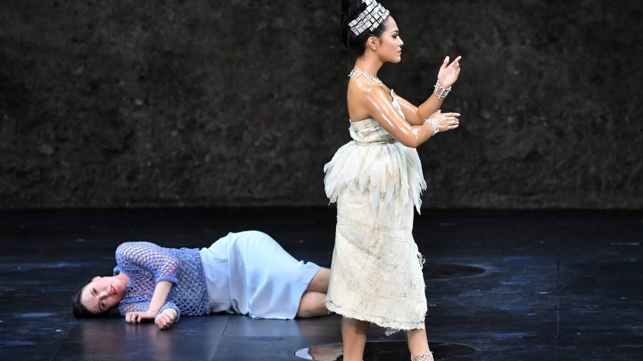 Nicole Chevalier (Elettra) und Tänzerin Briten Mahealani Fuimaono am Montag, 22. Juli 2019, während der Fotoprobe zur Oper 'Idomeneo' von Wolfgang Amadeus Mozart, die am 27. Juli 2019, im Rahmen der Salzburger Festspiele in der Felsenreitschule Premiere hat. 