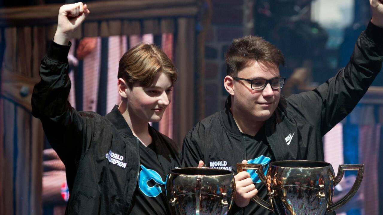 Emil 'Nyhrox' Bergquist Pedersen und David „aqua“ Wang. 