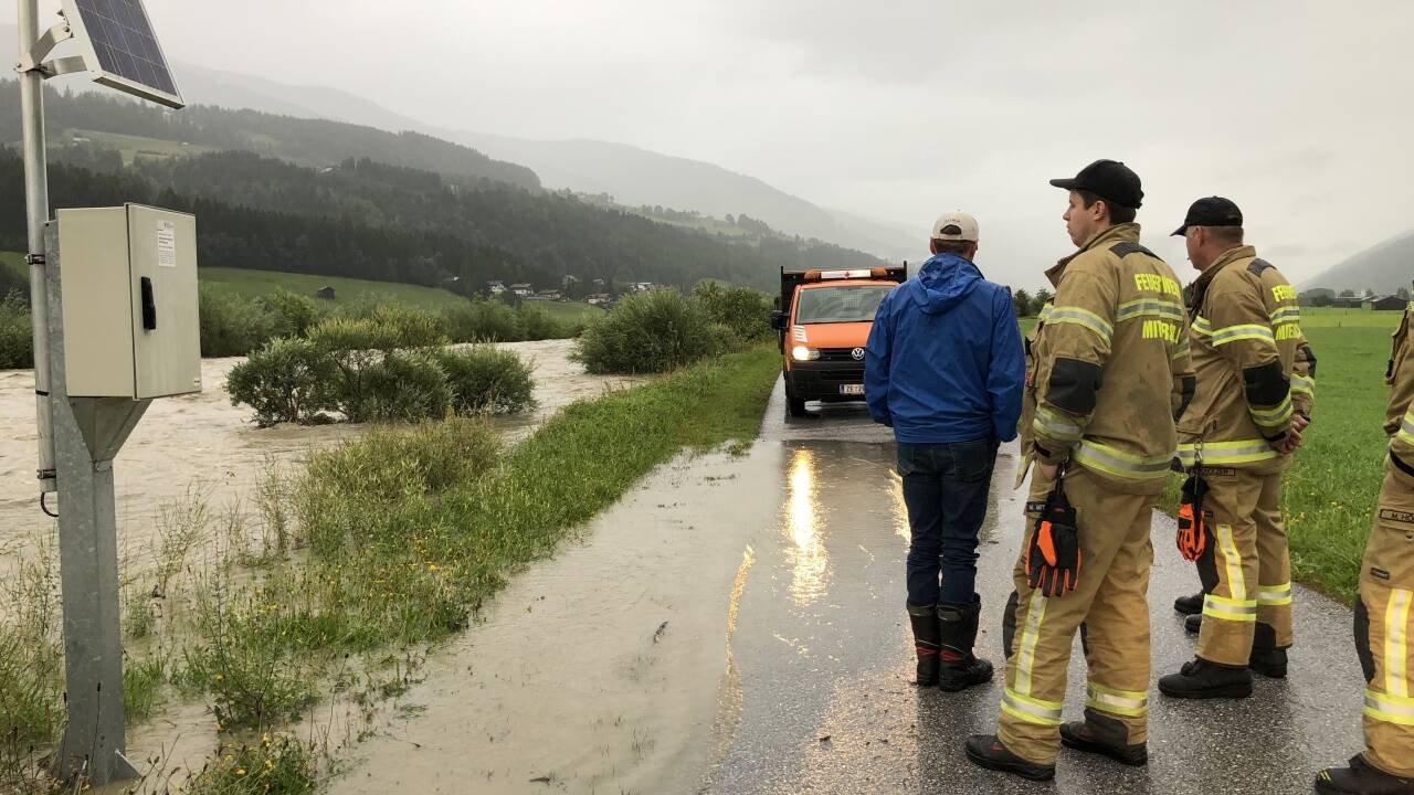 In Mittersill-Rettenbach ging die Salzach an der Überlaufstrecke fast über. Wenn das geschieht, wird das Retentionsbecken gefüllt. 