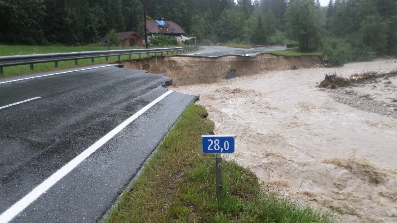 Zerstörte Zufahrtsstraße nach Rußbach. 