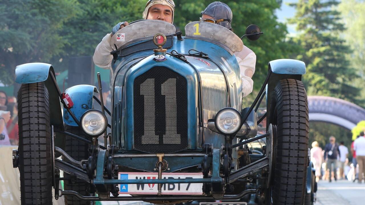 Das älteste Fahrzeug im Feld, der Ballot 3/8LC von 1920, gewann 1921 den ersten Italien-GP. 