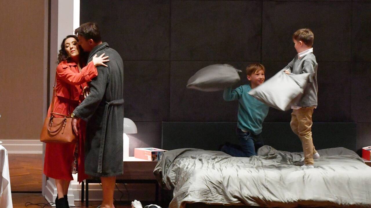 Rosa Feola (Dirce), Pavel Cernoch (Jason), Kinder 