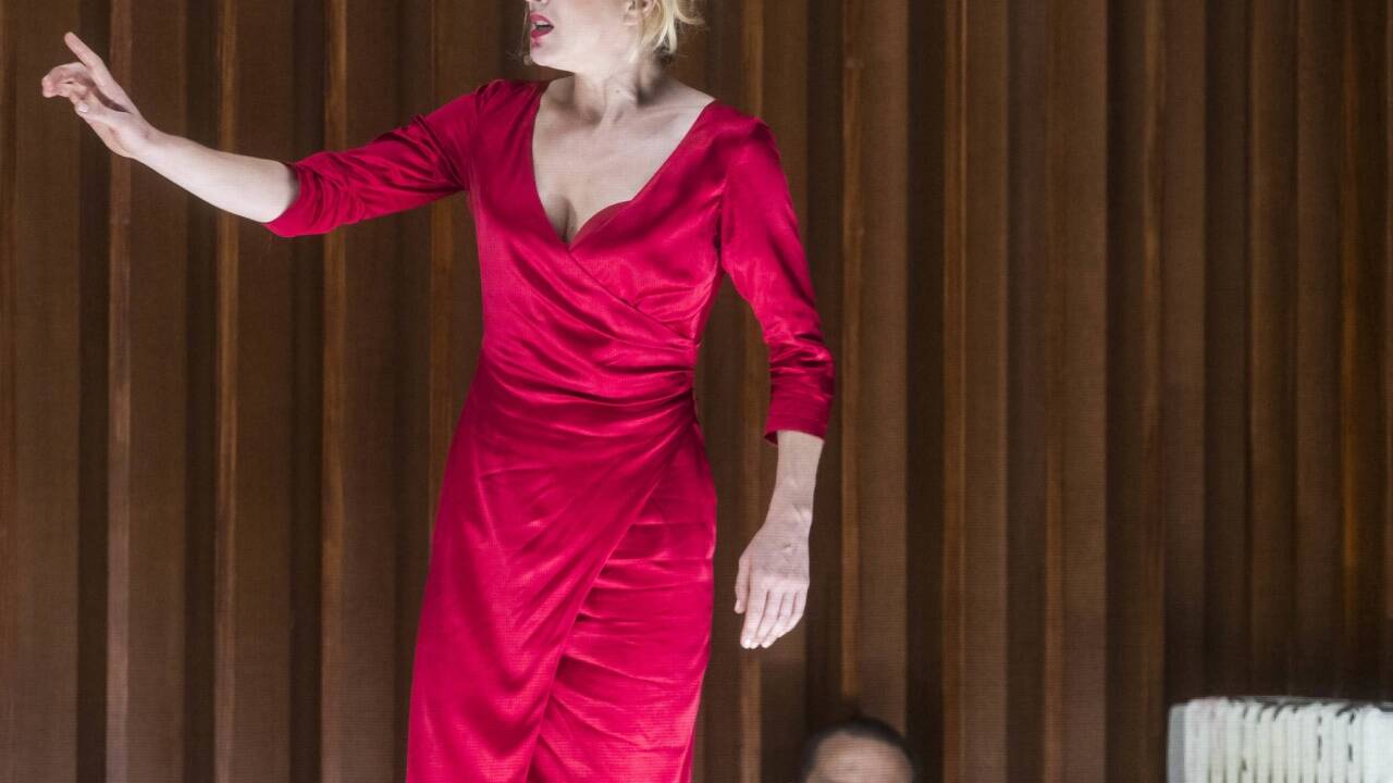 Genija Rykova (Warwara Michajlowna) und Marko Mandic (Pawel Rjumin) Genija Rykova (Warwara Michajlowna) und Marko Mandic (Pawel Rjumin)