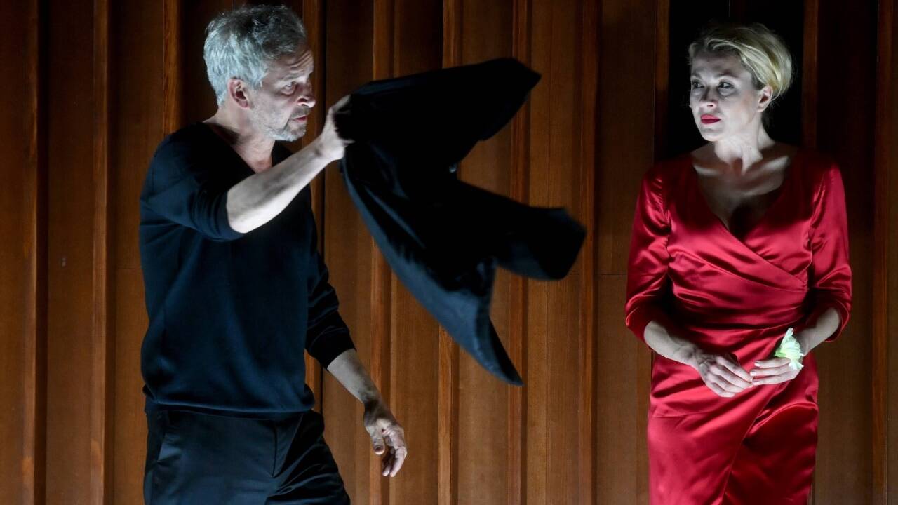 Thomas Dannemann (Jakow Schalimow, Schriftsteller) und Genija Rykova (Warwara Michajlowna) Thomas Dannemann (Jakow Schalimow, Schriftsteller) und Genija Rykova (Warwara Michajlowna)