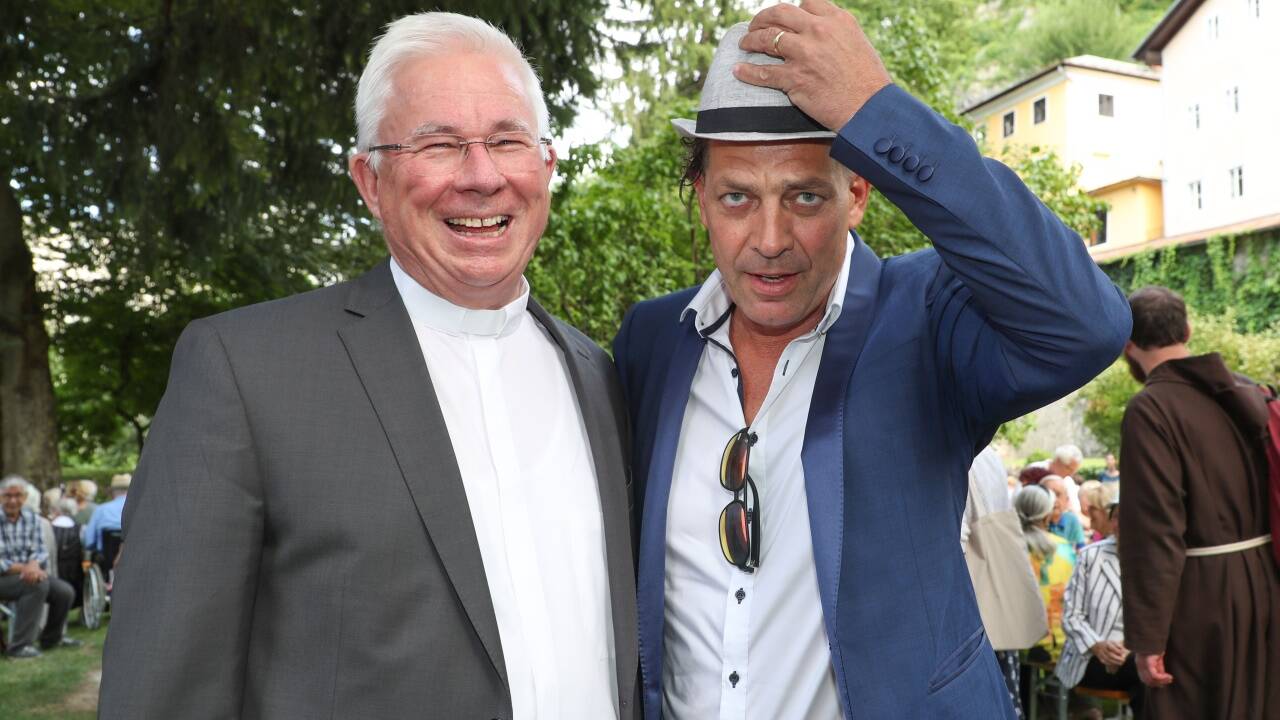 Erzbischof Franz Lackner und „Teufel“ Gregor Bloéb 