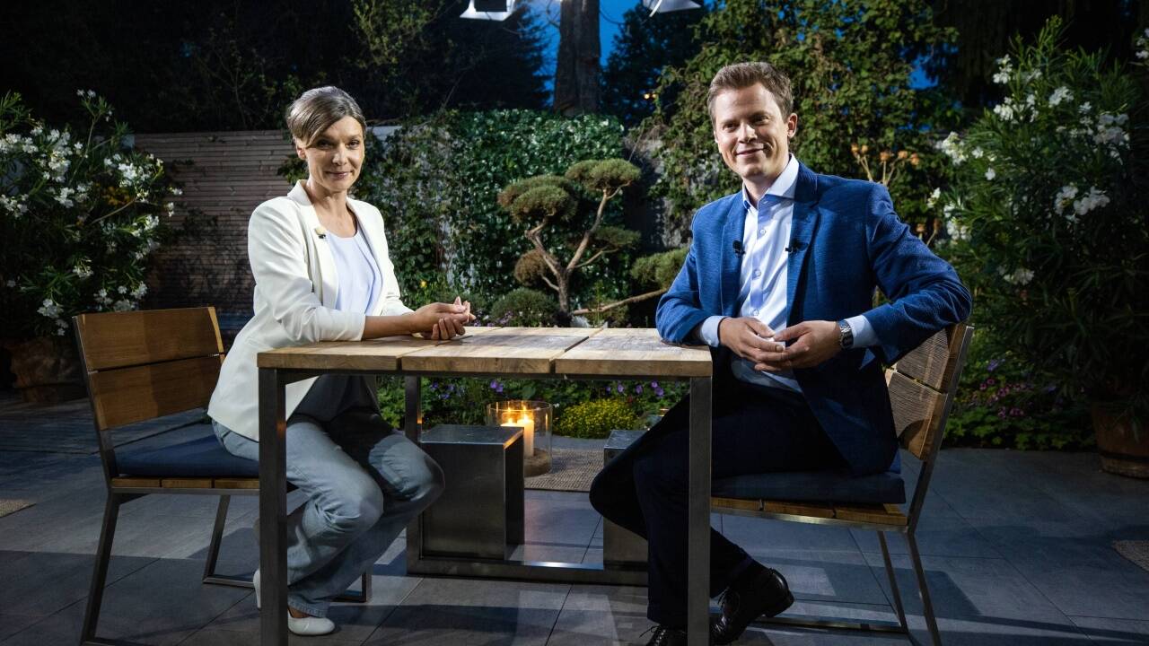 ORF-„Sommergespräch“: JETZT-Parteichefin Maria Stern bei Tobias Pötzelsberger. 