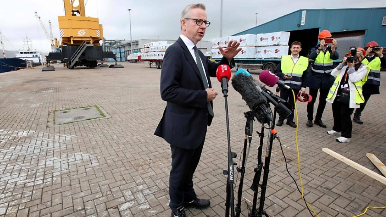 Britischer No-Deal-Beauftragte Michael Gove sprach vor Journalisten 