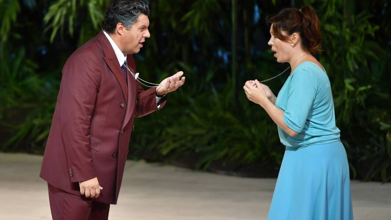 Luca Salsi (Simon Boccanegra), Marina Rebeka (Amelia Grimaldi) 