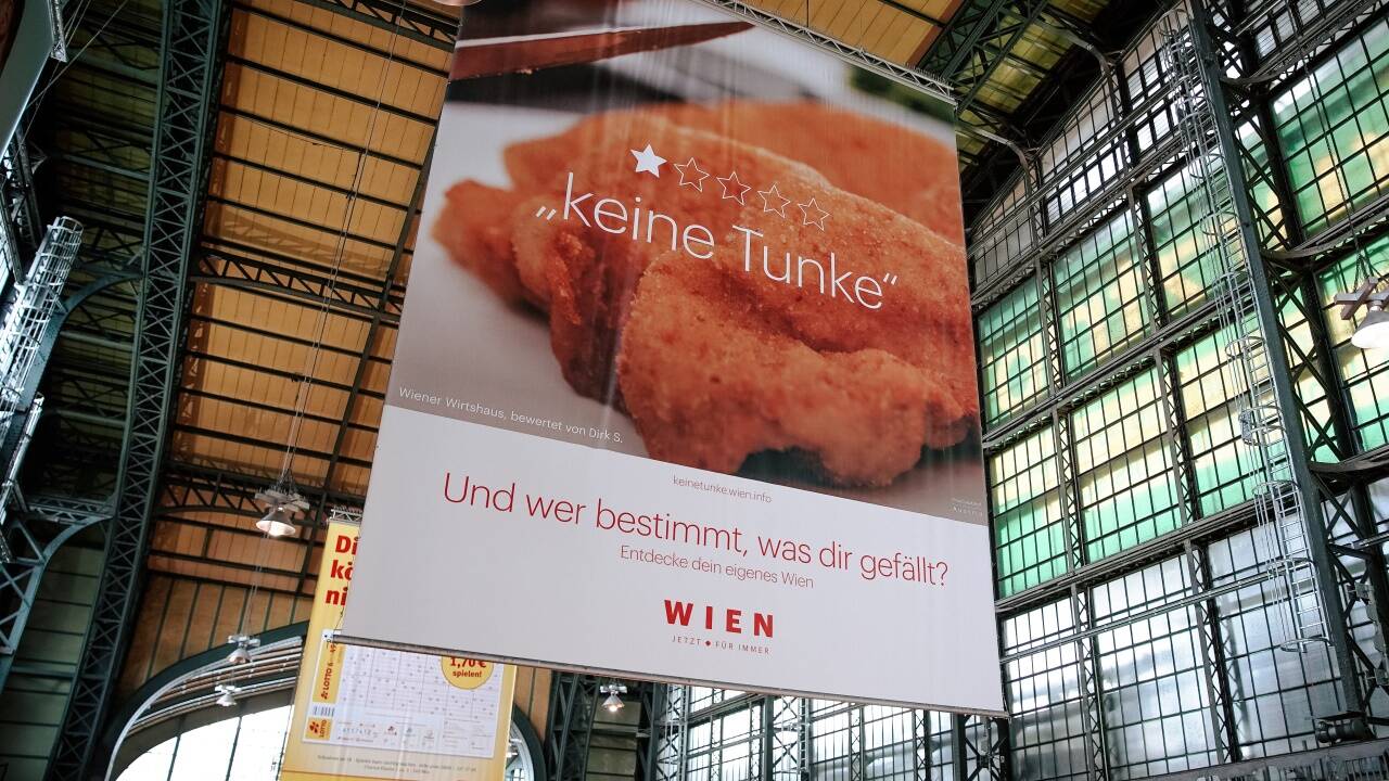 „Keine Tunke“ – Unrating-Plakat von Wien Tourismus im Hamburger Hauptbahnhof. 