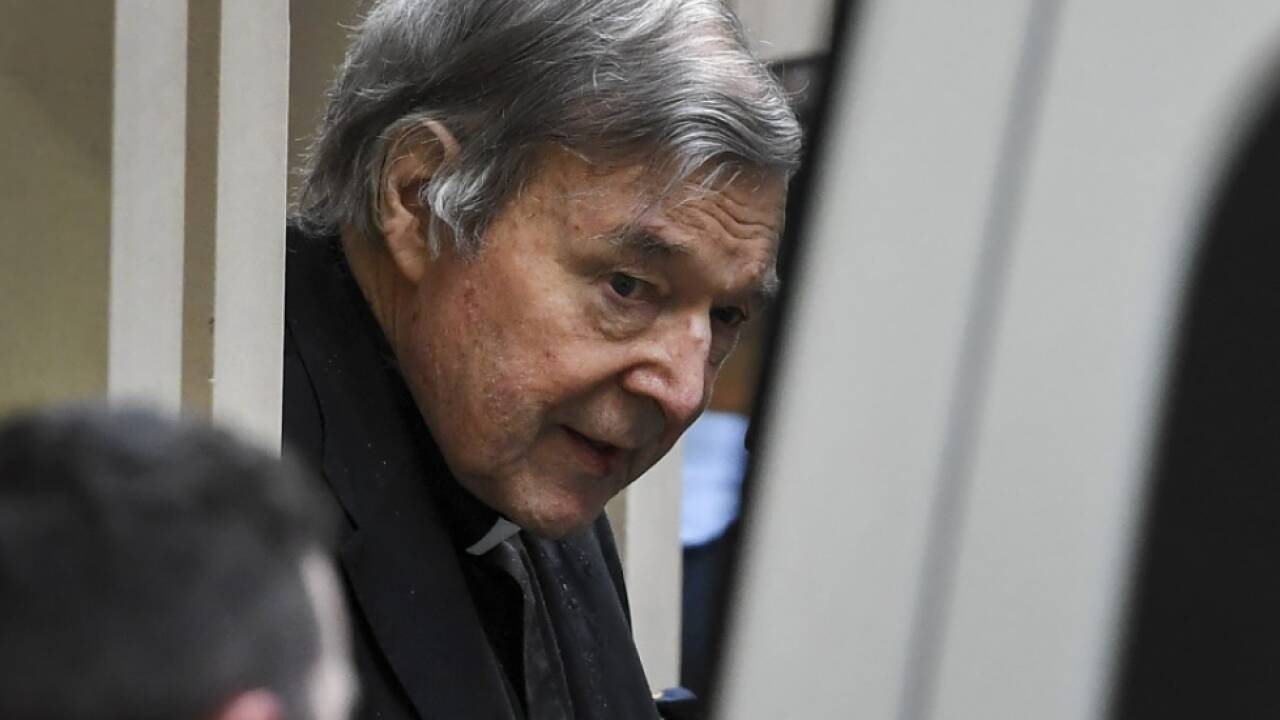Pell nahm das Urteil ohne gro§e Regung auf 