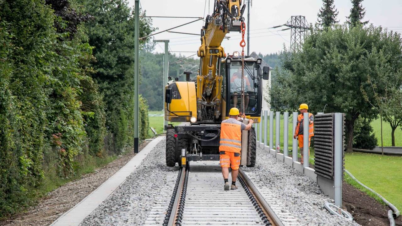In Oberndorf wurden auf 1,6 Lokalbahn-Kilometern auch Schienen und Schwellen erneuert. 