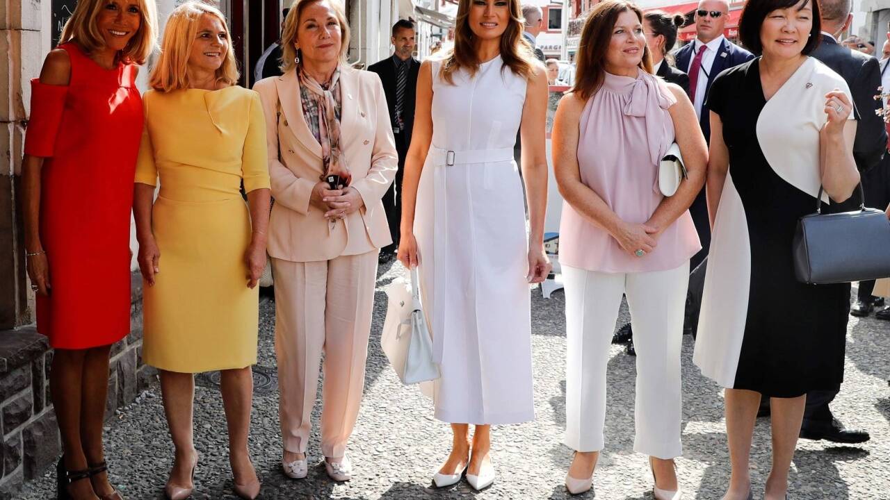  Von links: Brigitte Macron (First Lady von Frankreich), die Frau des EU-Ratspräsidenten Malgorzata Tusk, Cecilia Morel (Chile), Melania Trump (USA), Jenny Morrison (Australien) und Akie Abe (Japan). 