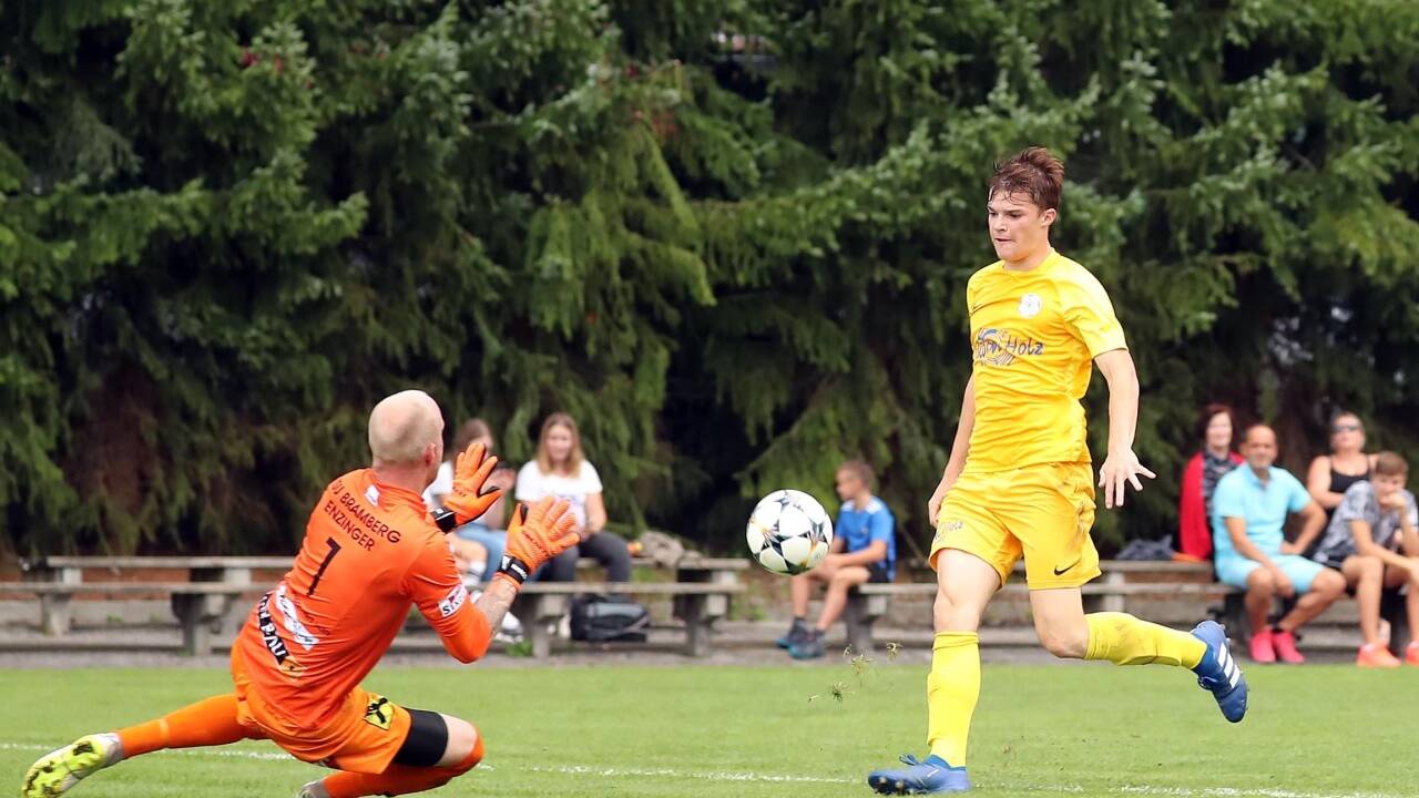 Gollings Lukas Brückler (rechts) erzielte gegen Bramberg einen Doppelpack. 