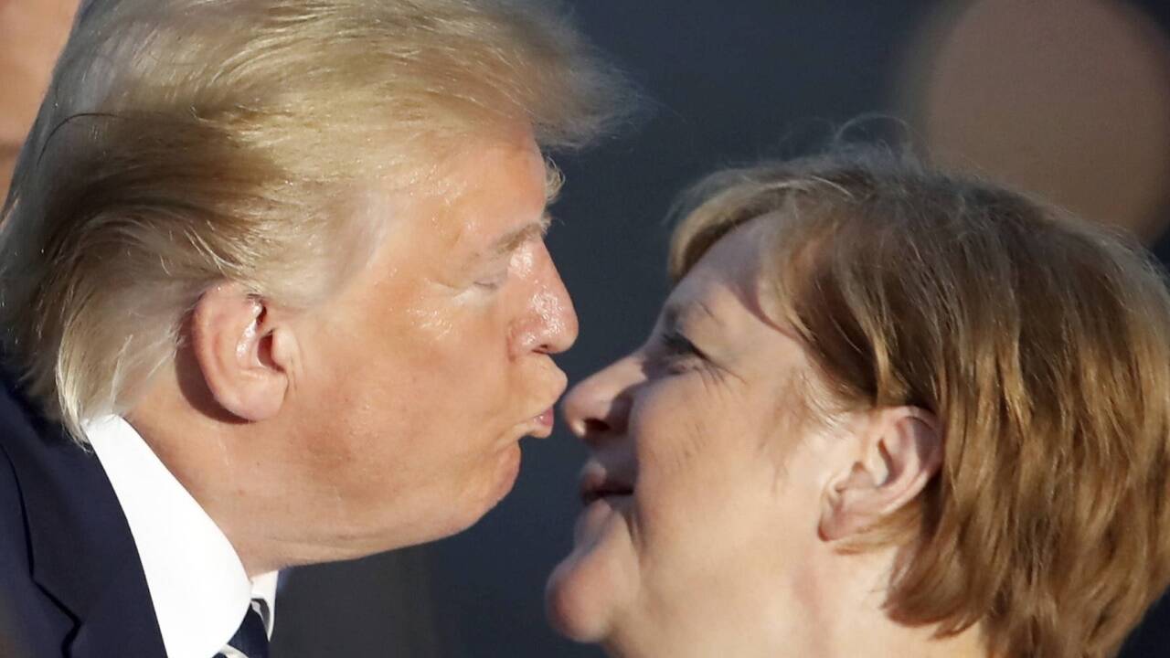 Voll auf die Nase: Donald Trump und Angela Merkel. 
