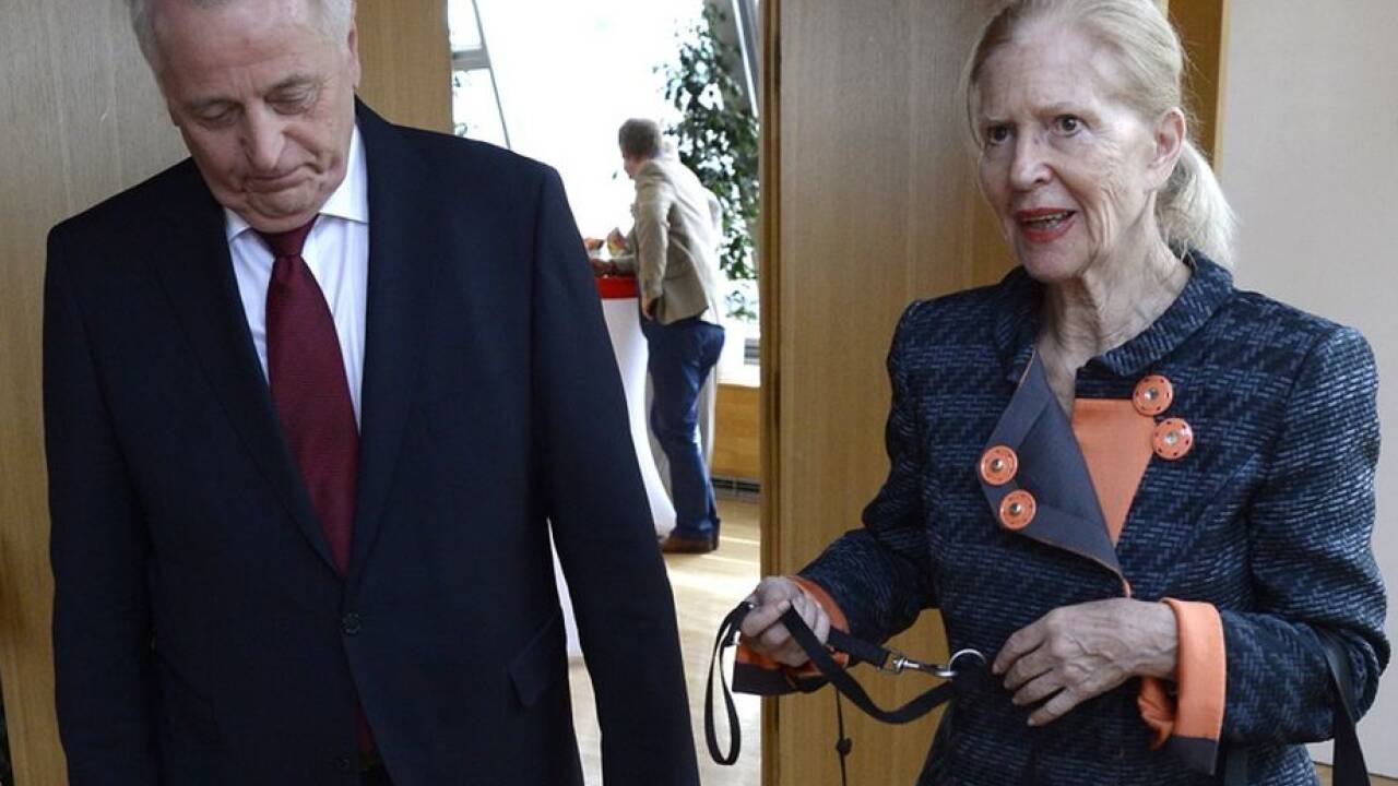 Bei der Hofburgwahl 2016 unterstützte Hörbiger den – vergangene Woche überraschend gestorbenen – SPÖ-Kandidaten Rudolf Hundstorfer. 