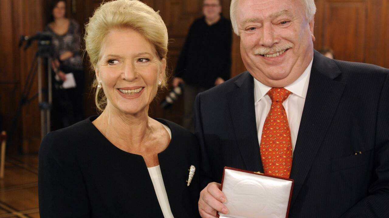Bei der Wien-Wahl 2010 sprach sich die Schauspielerin für den damals amtierenden Bürgermeister Michael Häupl aus.  