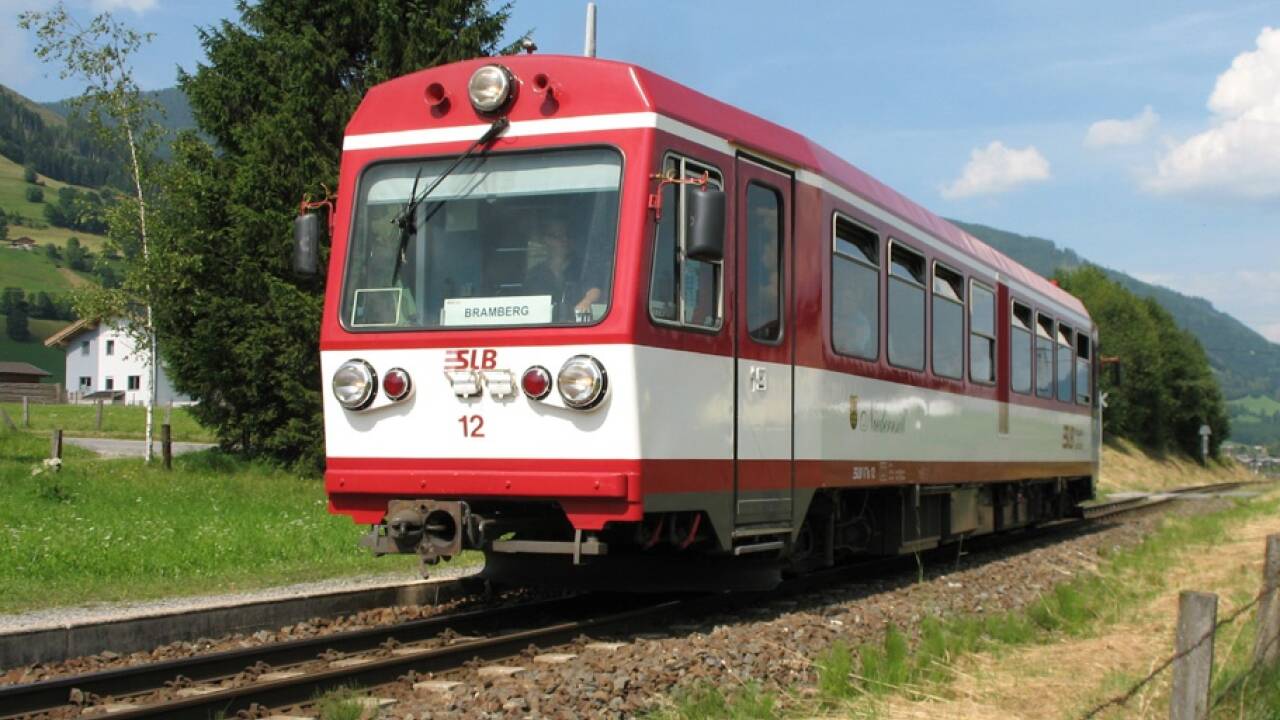 Einer der alten Diesel-Triebwägen von 1986/87. Einer der alten Diesel-Triebwägen von 1986/87.