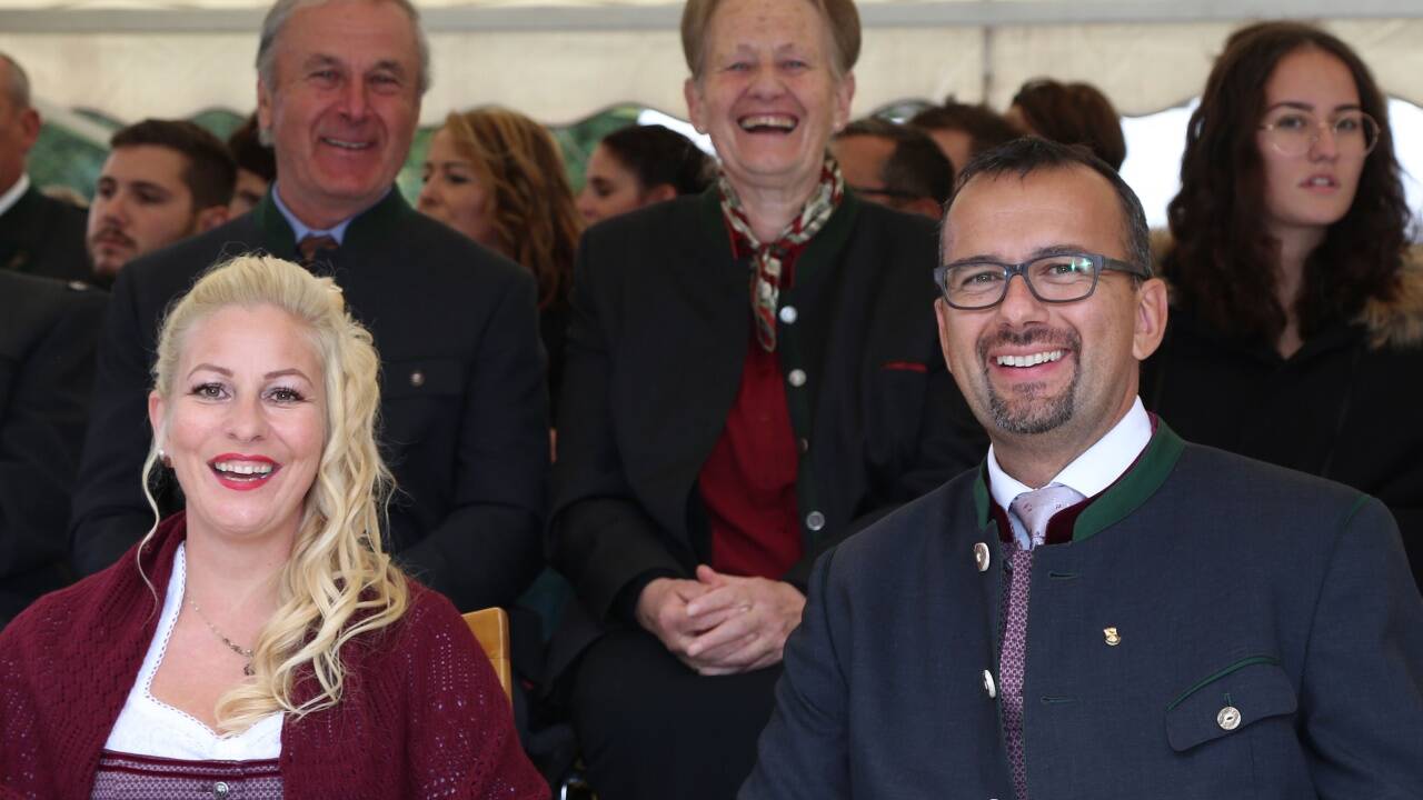 Bürgermeister Günther Pagitsch mit Frau Manuela und Tochter Lisa sowie seinen Eltern Gretl und Jakob vom Kraglerhof am Mitterberg.  