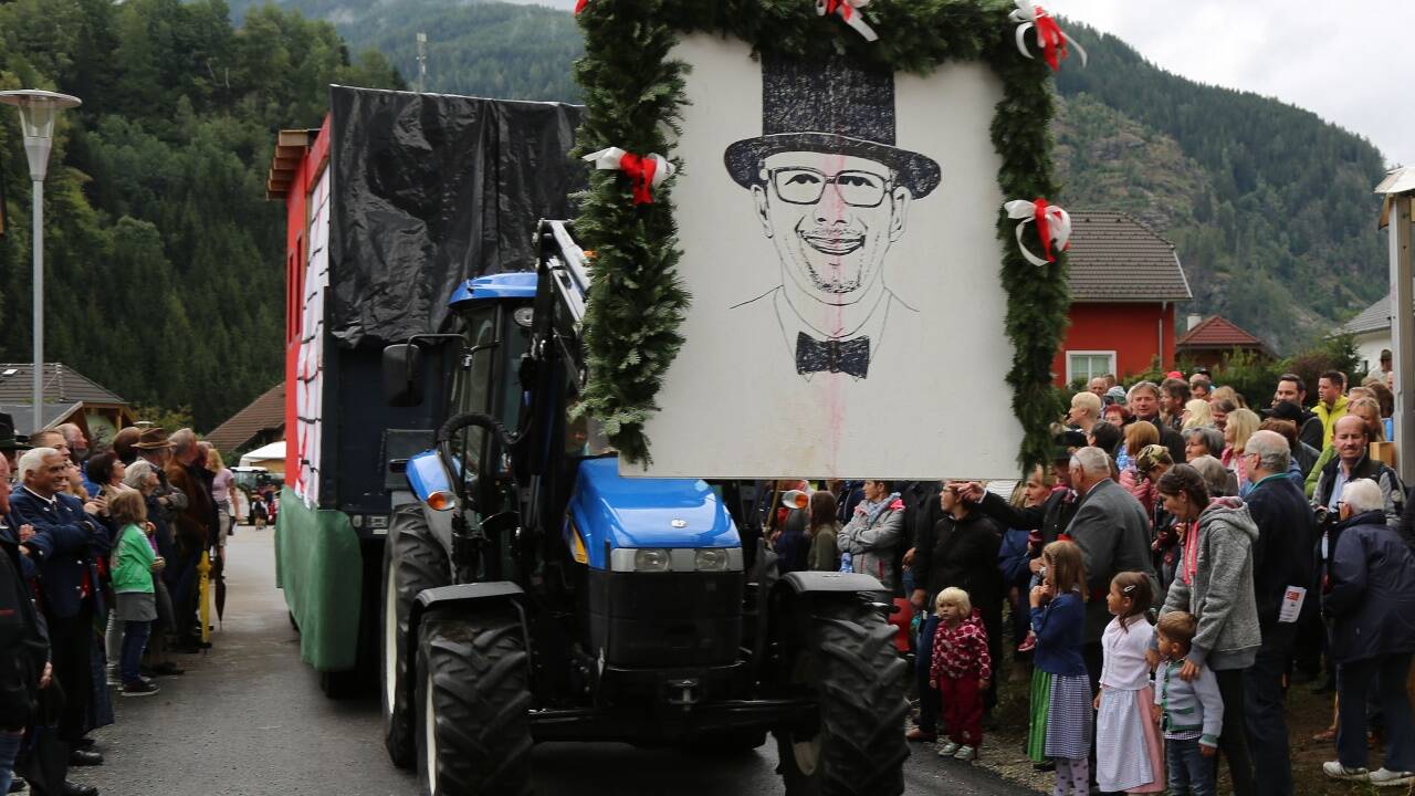 Wir sind mit dem Traktor da ...  