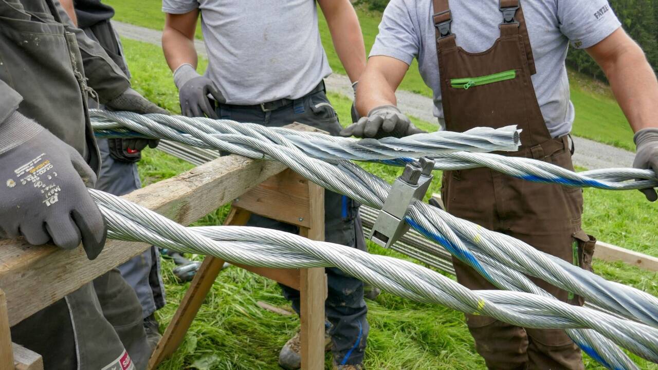  Das Liftseil hat einen Durchmesser von 52 mm. 