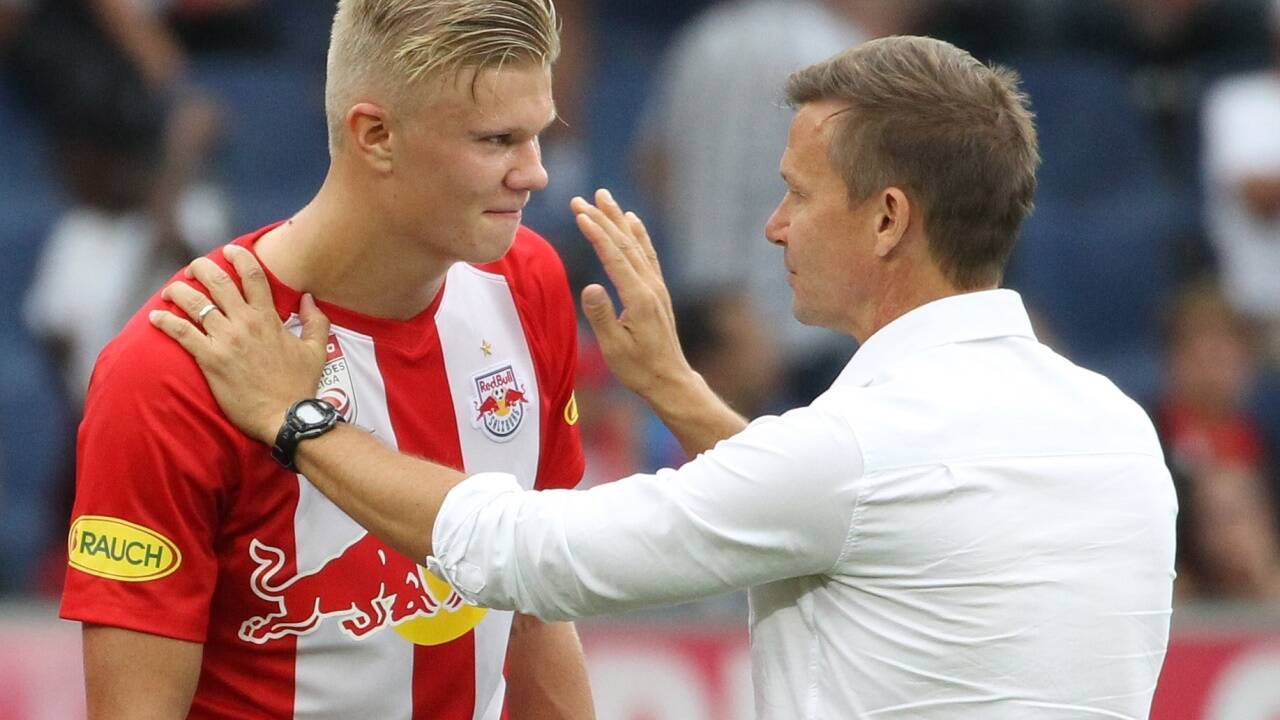 Der Trainer und sein wohl talentiertester Schüler: Marsch mit Torjäger Erling Haaland. 