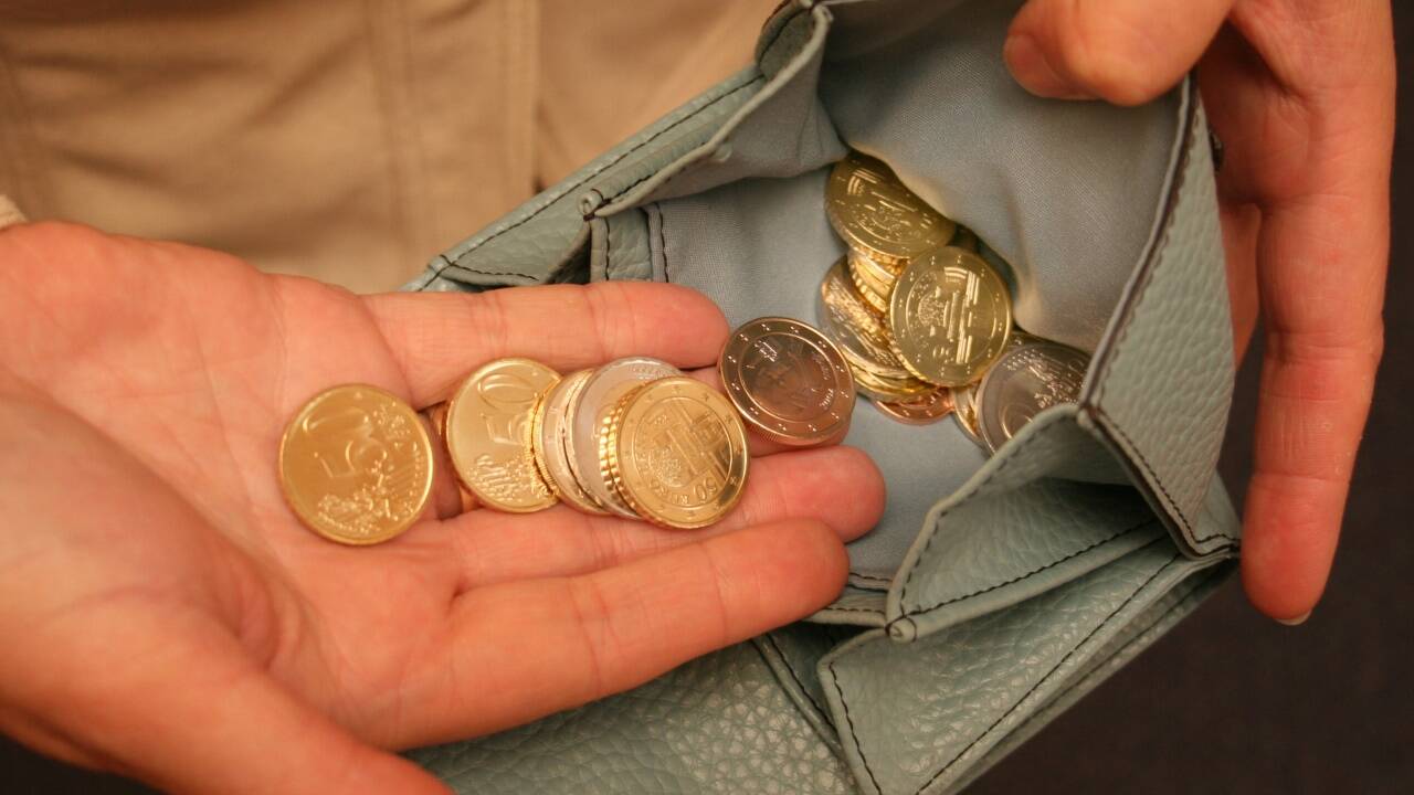 Mehr Klimpern als Rascheln – für die Wirtschaftsankurbelung fehlen vielen Österreichern schlicht die erforderlichen Mittel.  Mehr Klimpern als Rascheln – für die Wirtschaftsankurbelung fehlen vielen Österreichern schlicht die erforderlichen Mittel.