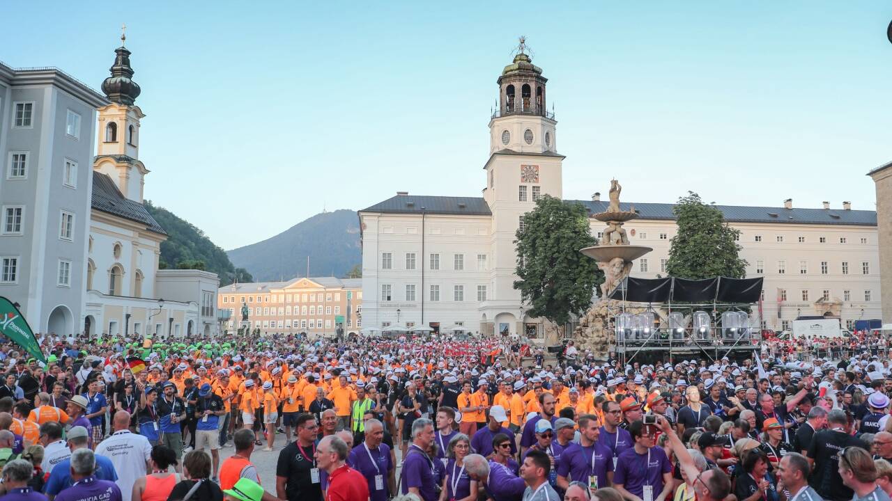 Ein Schnappschuss von der Eröffnung der europäischen Betriebssportspiele – Die Stadt denkt nun laut darüber nach, Veranstaltungen auf den Altstadt-Plätzen einzudämmen. 