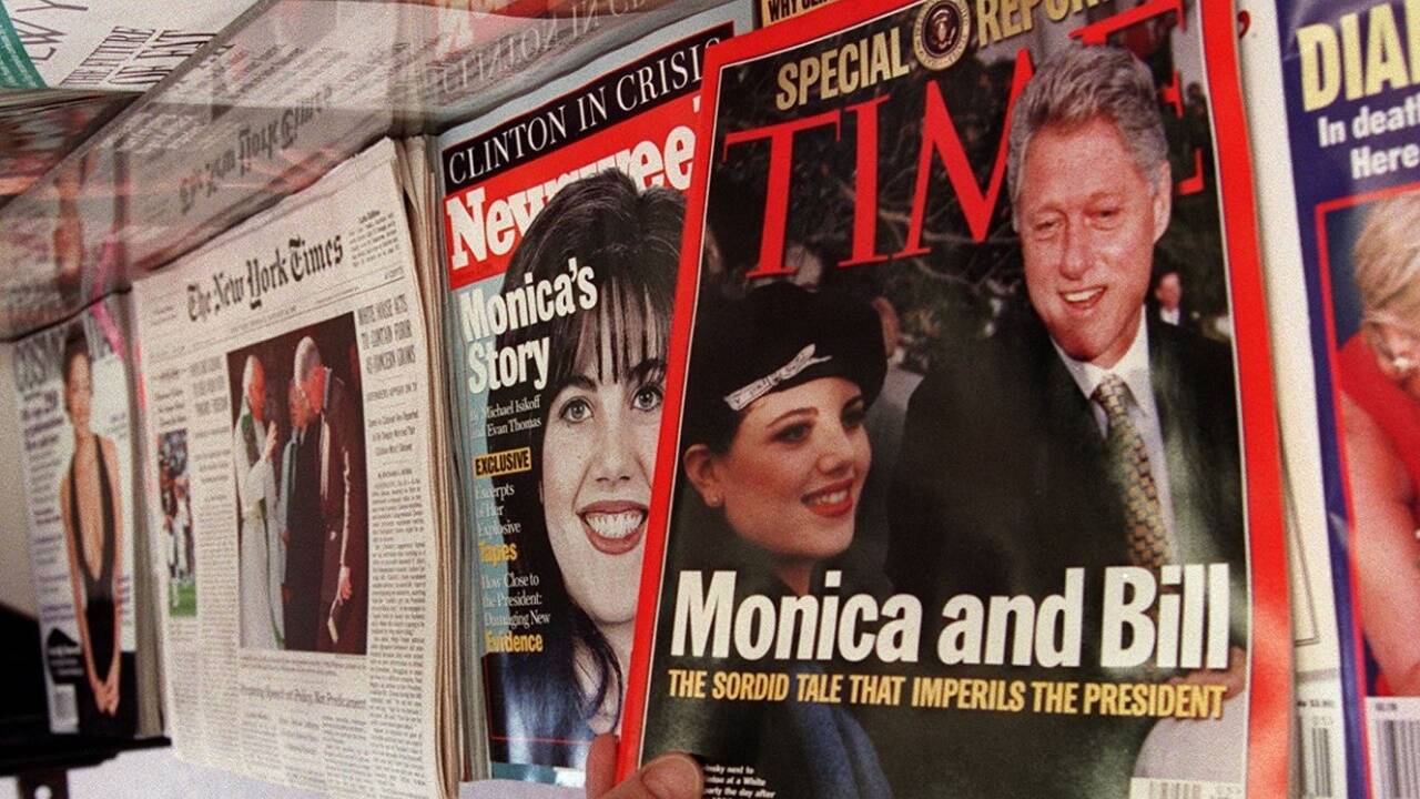 Verhängnisvolle Affäre – die Praktikantin Monica Lewinsky und US-Präsident Bill Clinton (hier auf Ende Jänner 1998 auf Titelseiten von US-Medien).  