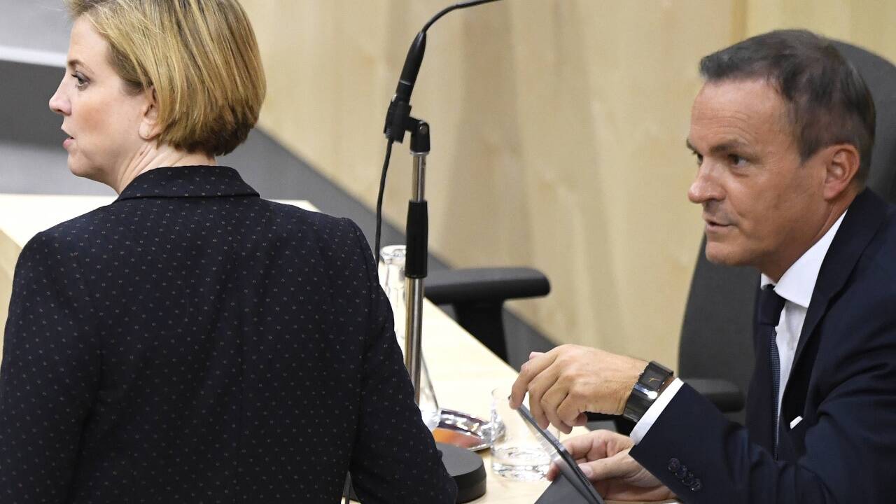 Neos-Chefin Beate Meinl-Reisinger und Finanzminister Eduard Müller. 