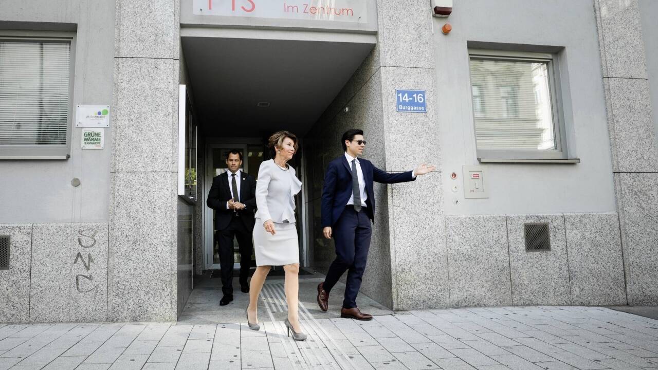 Bundeskanzlerin Brigitte Bierlein ging Sonntagnachmittag in einer Volksschule in Wien-Neubau zur Wahl.  