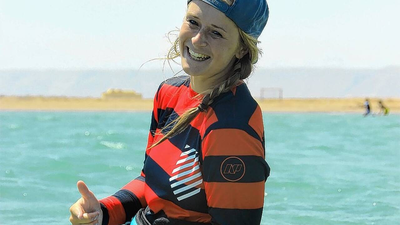 Maren Meyer arbeitet als Kitesurflehrerin, ... 