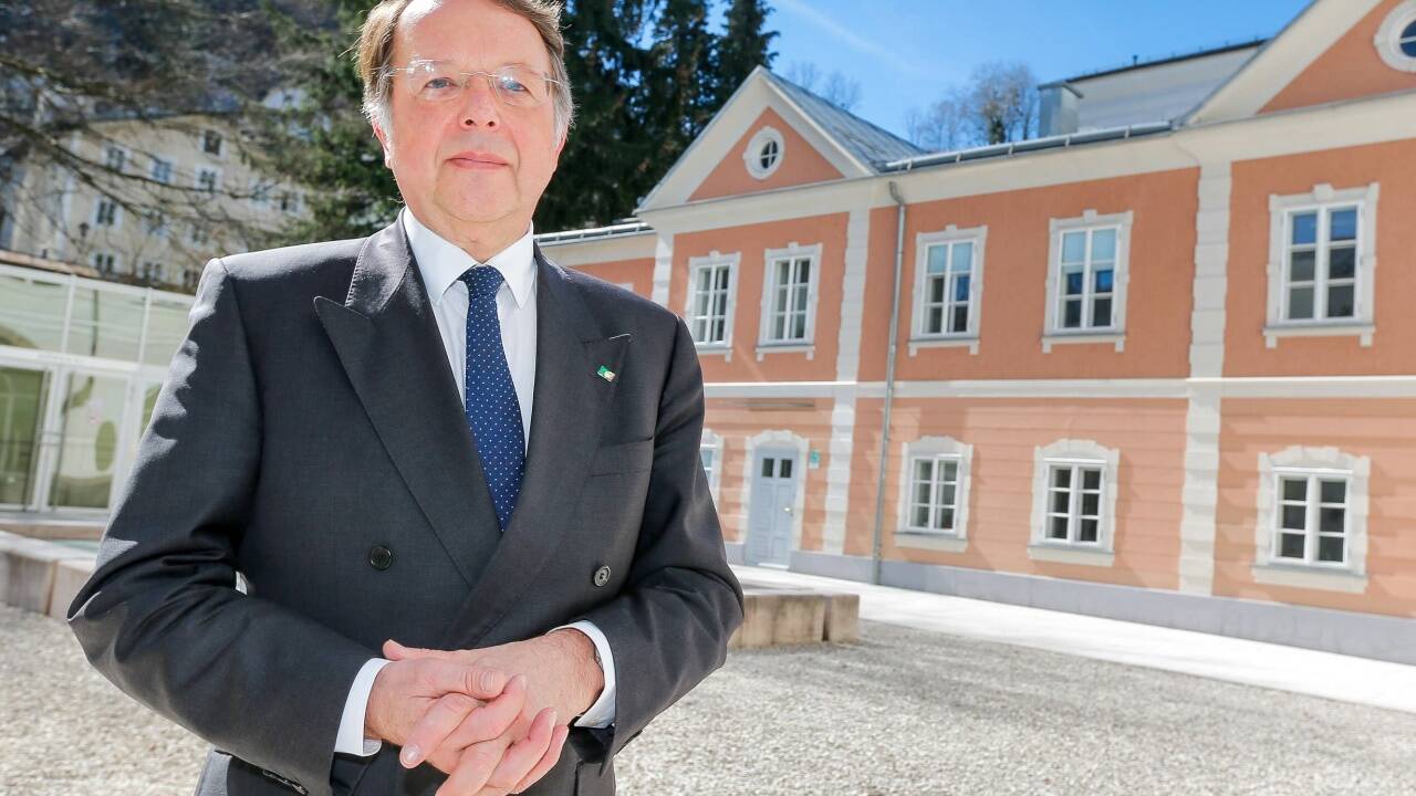 Hendrik Lehnert aus Lübeck ist ab heute neuer Rektor der Paris-Lodron-Universität. Hendrik Lehnert aus Lübeck ist ab heute neuer Rektor der Paris-Lodron-Universität.