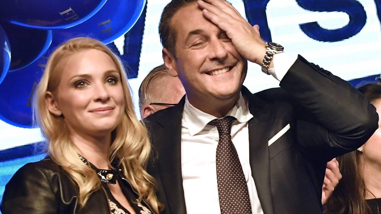 Mit seiner Frau Philippa, die er zur „Tierschutzbeauftragten“ der FPÖ machte. 