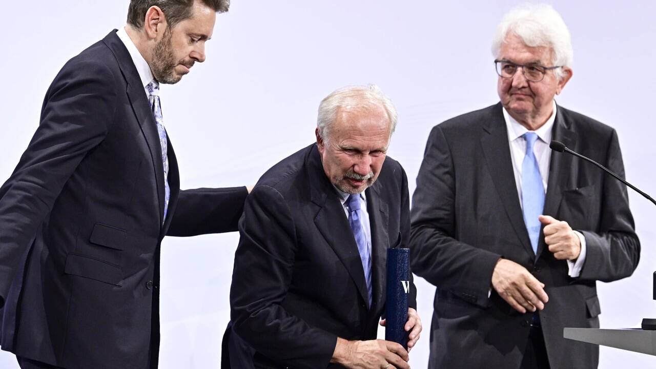 Nationalbank-Präsident Harald Mahrer (li.), der bisherige Gouverneur Ewald Nowotny und sein Nachfolger Robert Holzmann (re.). 