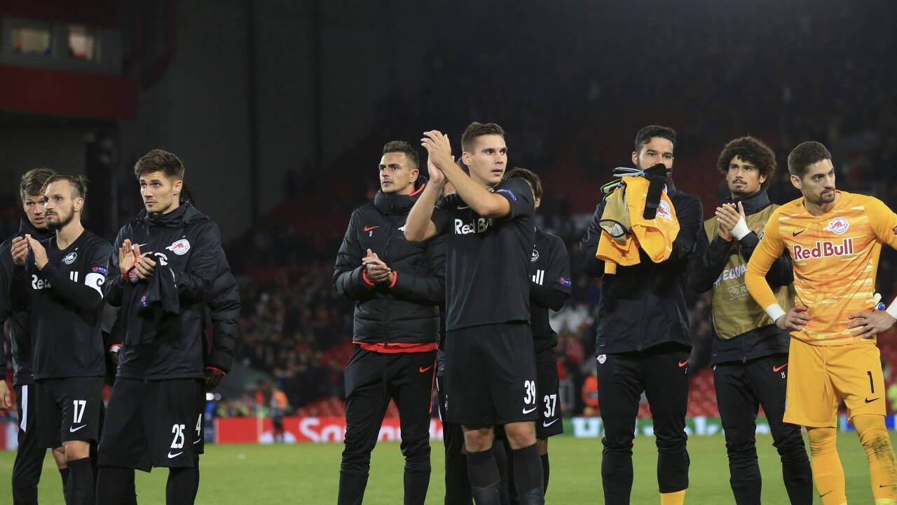 Enttäuscht, aber auch stolz: Die Red-Bull-Spieler nach der bitteren Pleite gegen Liverpool.  