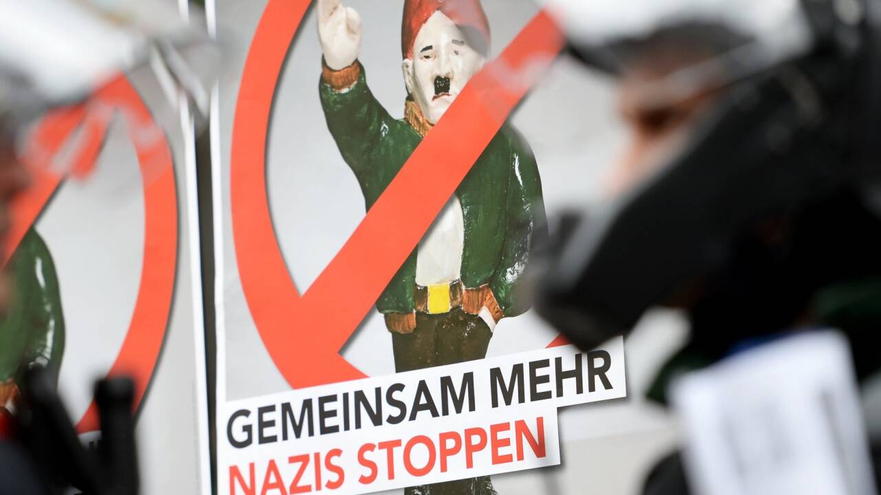 Auch wenn niemand ernsthaft nach einem totalitären Despoten ruft: Die Demokratie ist hierzulande nicht so unangreifbar, wie es wünschenswert wäre. 