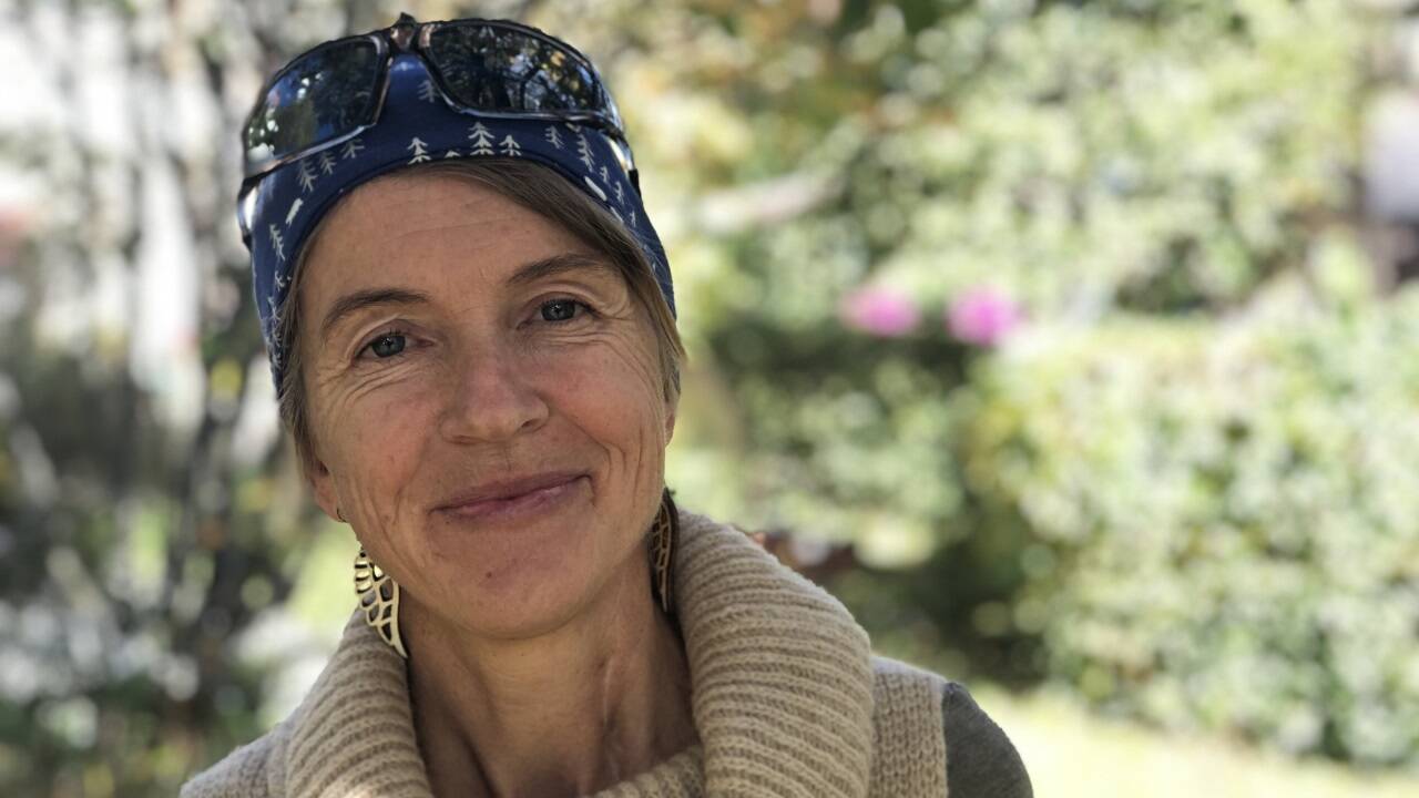 Die 47-jährige Gudrun Pflüger hat ihr Leben den Wölfen gewidmet. 