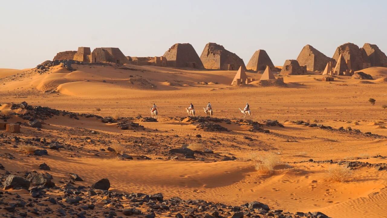Sie sind ein kaum bekannter Schatz in der nubischen Wüste: die Pyramiden von Meroe.  