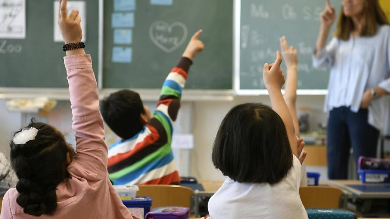 300.000 Kinder leiden unter Armut und verminderten Bildungschancen 300.000 Kinder leiden unter Armut und verminderten Bildungschancen