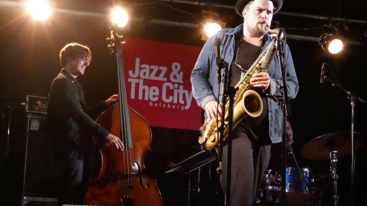 Saxofonist Fabian Rucker mit Bassist Andreas Waelti 