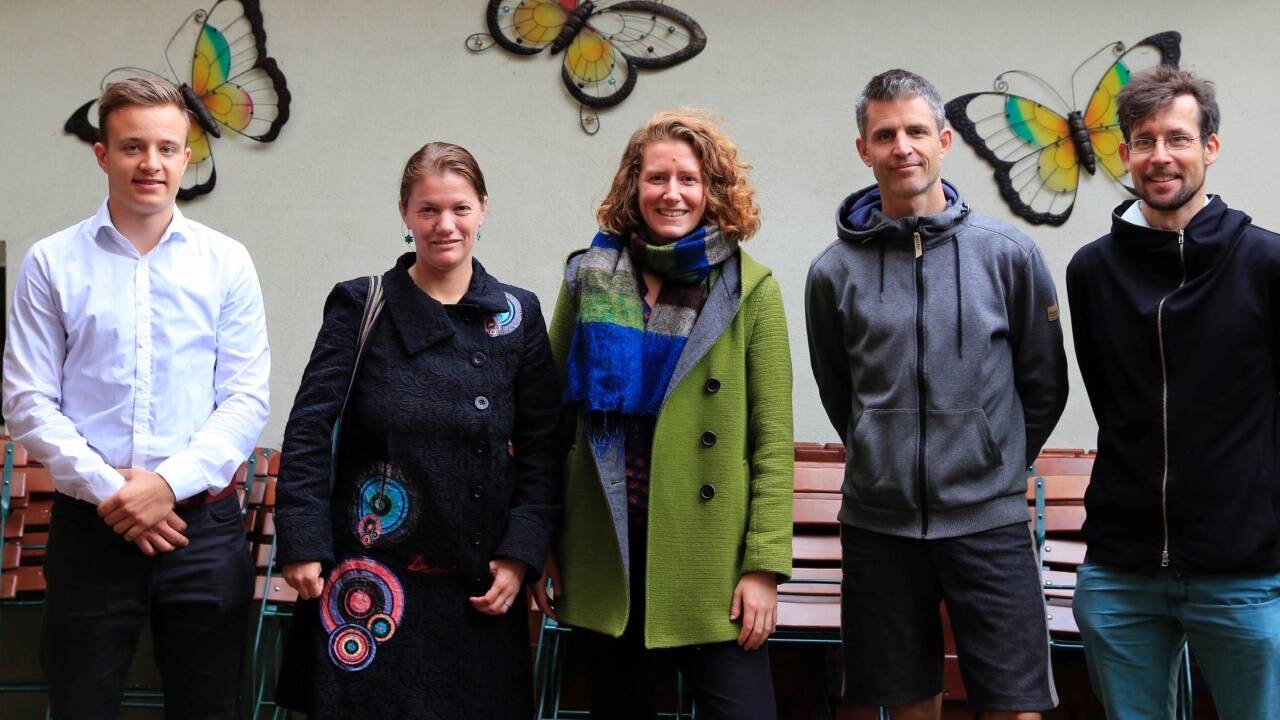 Katharina Rogenhofer zu Besuch im Pinzgau: v.l.n.r. Georg Mitteregger (Koordinator des Klimavolksbegehrens Pinzgau), Ingeborg Patsch, Katharina Rogenhofer, Felix Frieder, Fidelius Grammel 