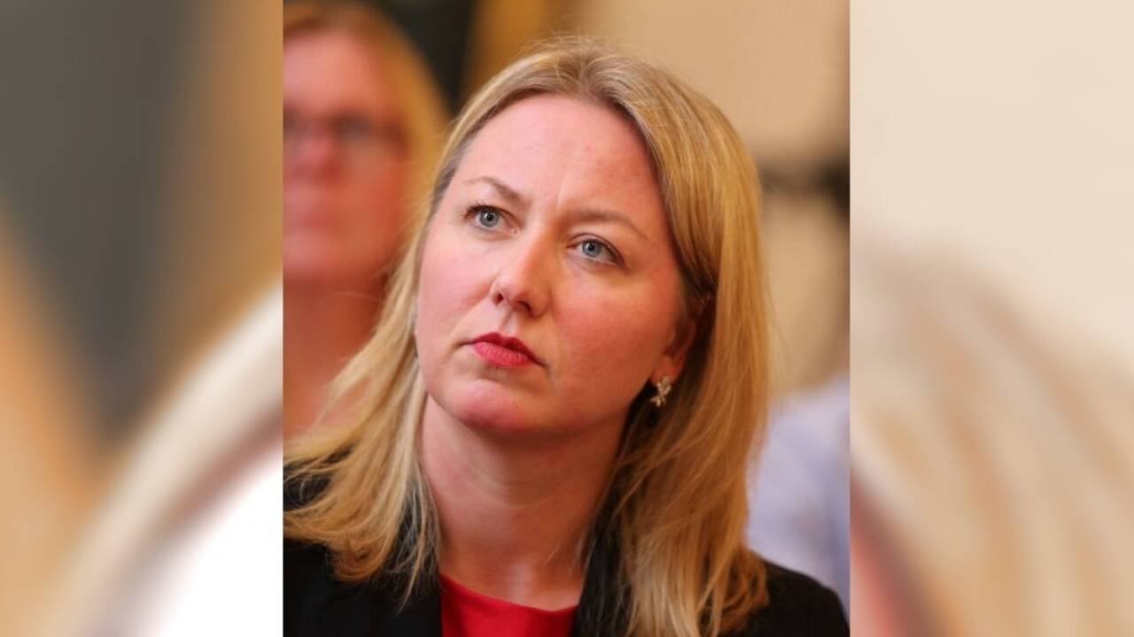 „Wien und Innsbruck haben Rauchverbote auf den Spielplätzen. Warum nicht auch Salzburg?“, fragt SPÖ-Gemeinderätin Niki Solarz. 