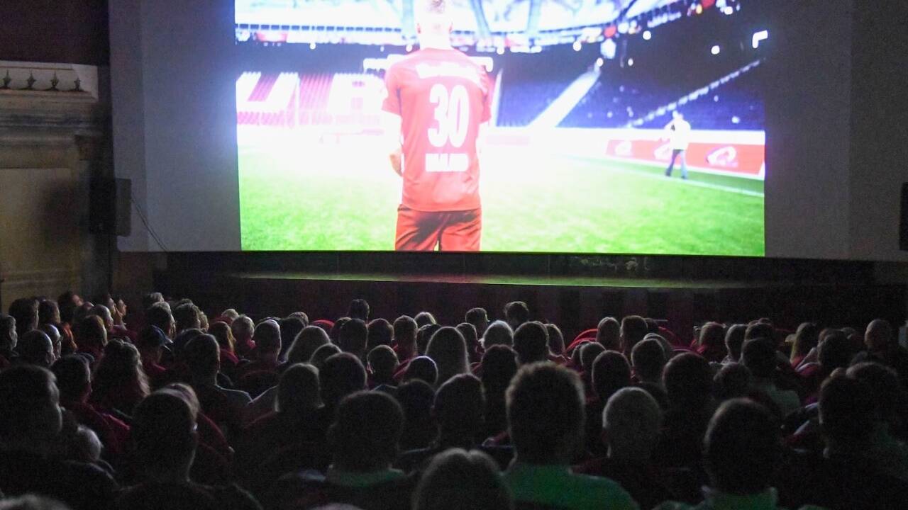 Das Mozartkino war in Rot getaucht.  