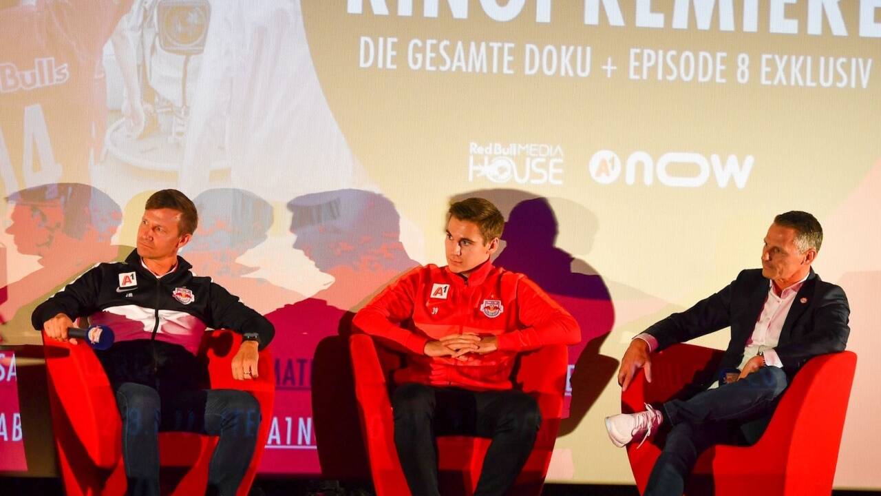Das Mozartkino war in Rot getaucht.  