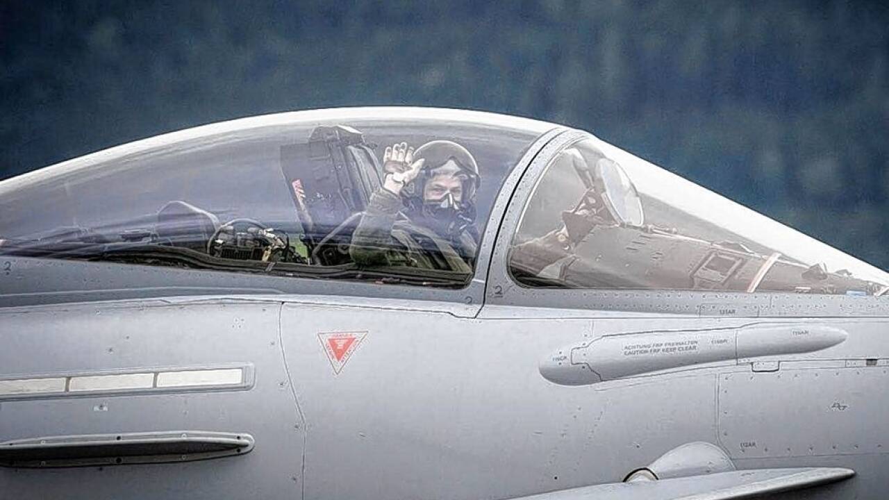 Major Martin Auer aus Adnet ist einer von nur 16 Eurofighter-Piloten in Österrreich.  Major Martin Auer aus Adnet ist einer von nur 16 Eurofighter-Piloten in Österrreich.