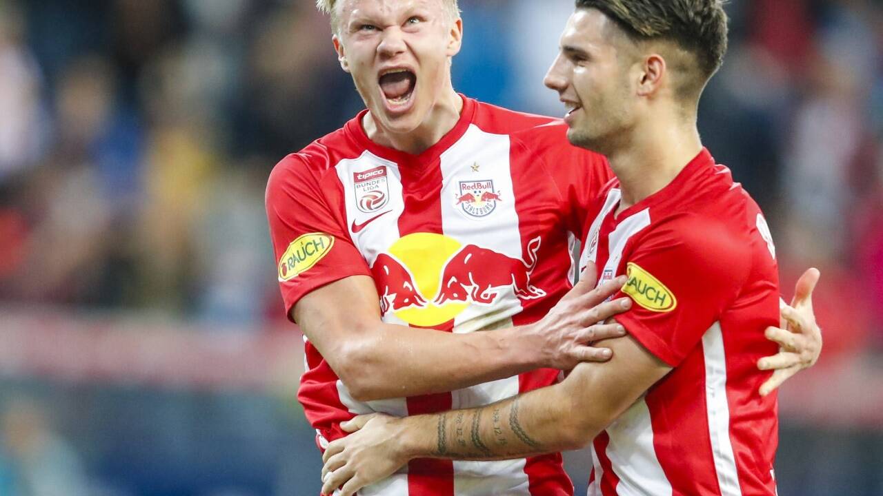 Wunderstürmer Erling Haaland, links, jubelt mit seinem Kumpel Dominik Szoboszlai. 