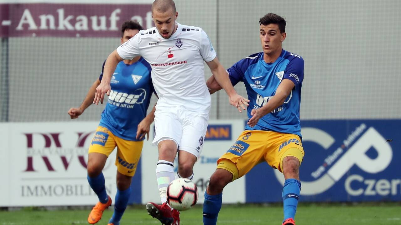 Lukas Marasek (l.) und Co. konnten die Siegesserie des SAK (im Bild Daniel Raischl) nicht beenden. 