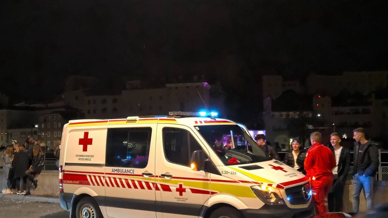 Nächtlicher Einsatz am Rudolfskai.  Nächtlicher Einsatz am Rudolfskai.