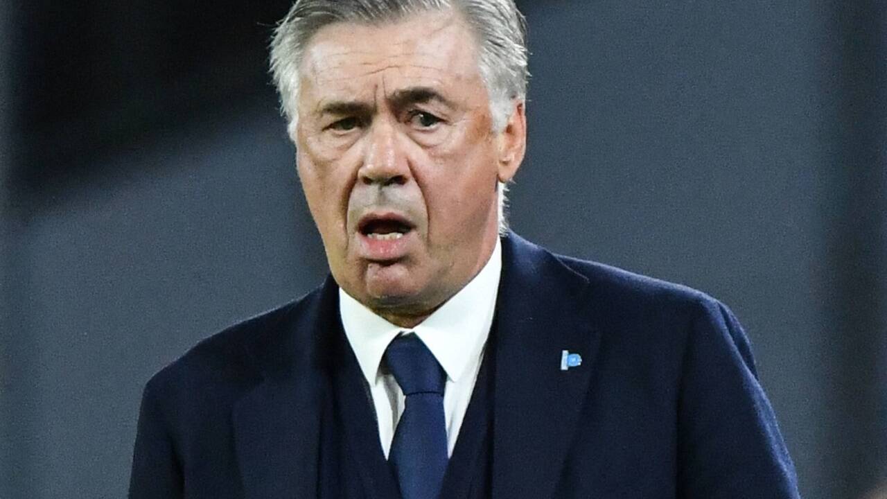 Carlo Ancelotti fehlten die Worte. Oder wollte der Napoli-Trainer aus Protest nichts sagen? Carlo Ancelotti fehlten die Worte. Oder wollte der Napoli-Trainer aus Protest nichts sagen?